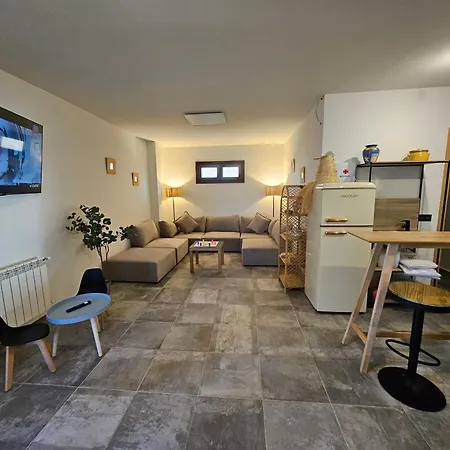 Damas Tatil Evi *